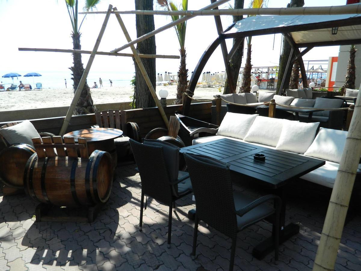 Pirates Resort Mamaia Buitenkant foto